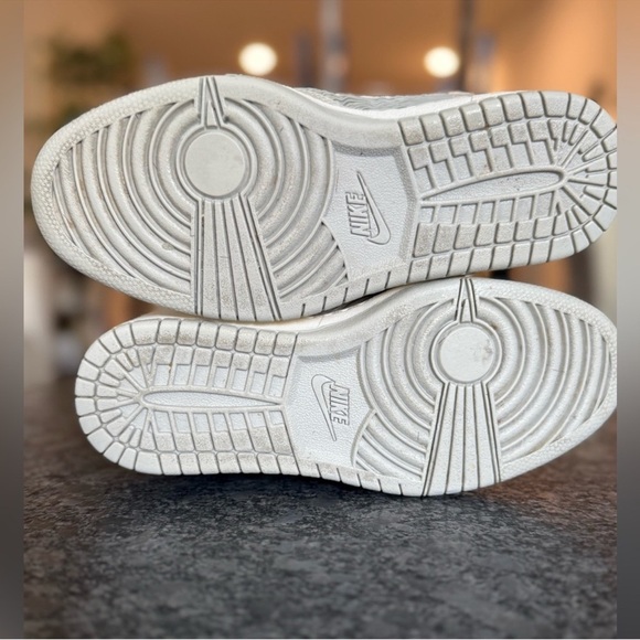 Nike Size 8 Women's White and Rose Gold High-Top Sneakers - Picture 7 of 9